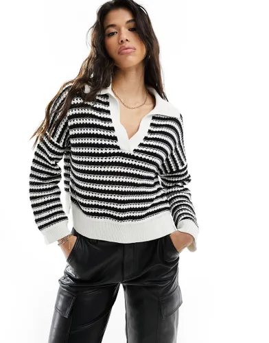 Abercrombie & Fitch open knit jumper with v-neck collar in black stripe
