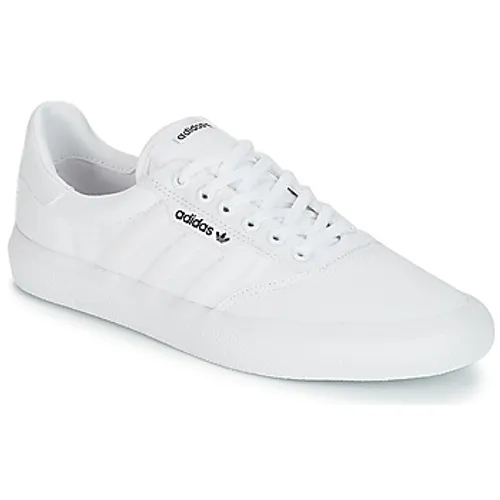 adidas  3MC  men's Shoes (Trainers) in White
