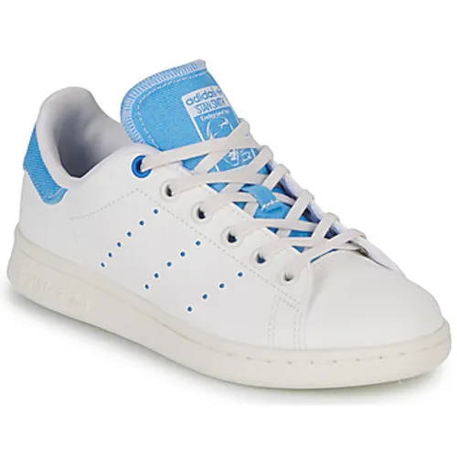 adidas  STAN SMITH J  boys's Children's Shoes (Trainers) in White