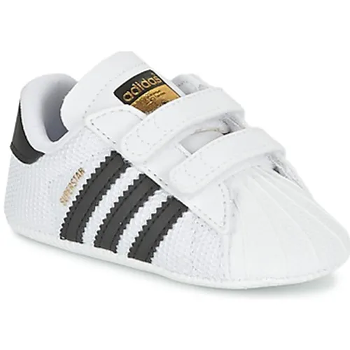 adidas  SUPERSTAR CRIB  boys's Children's Shoes (Trainers) in White