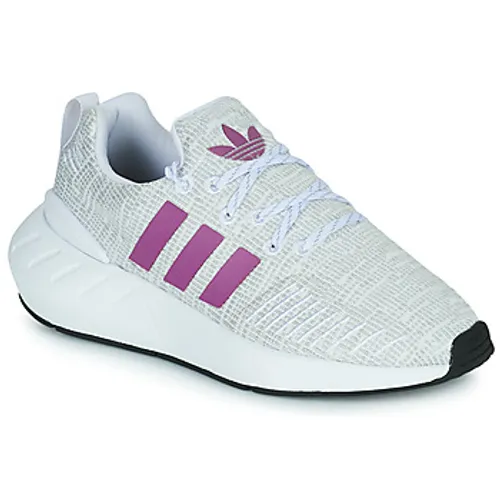 adidas  SWIFT RUN 22 J  boys's Children's Shoes (Trainers) in White