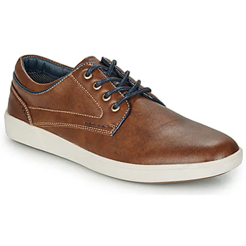 André  CHAINE  men's Casual Shoes in Brown