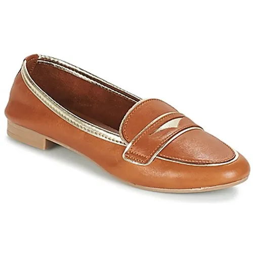 André  CLOCHETTE  women's Loafers / Casual Shoes in Brown