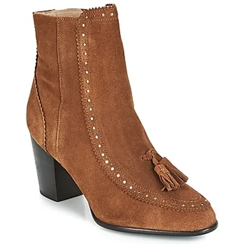André  DORIANE  women's Low Ankle Boots in Brown