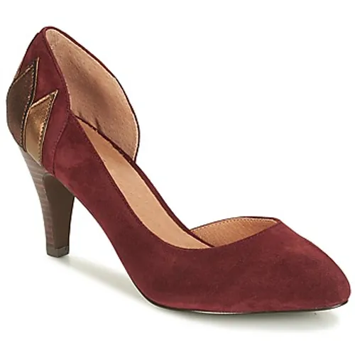 André  FREESIA  women's Court Shoes in Red