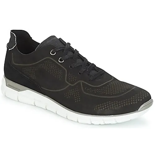 André  GUIDO  men's Shoes (Trainers) in Black