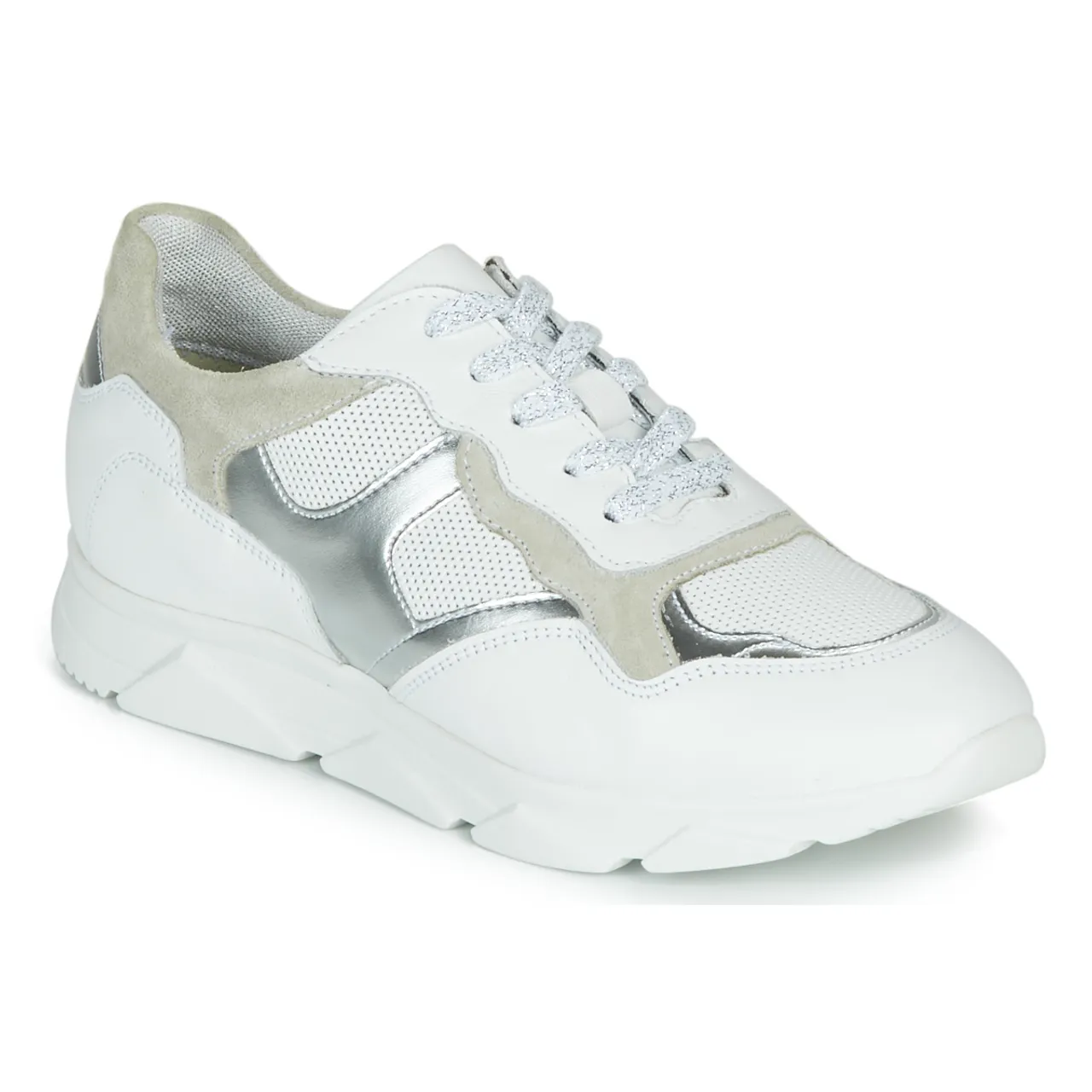 André  HAVILAH  women's Shoes (Trainers) in White