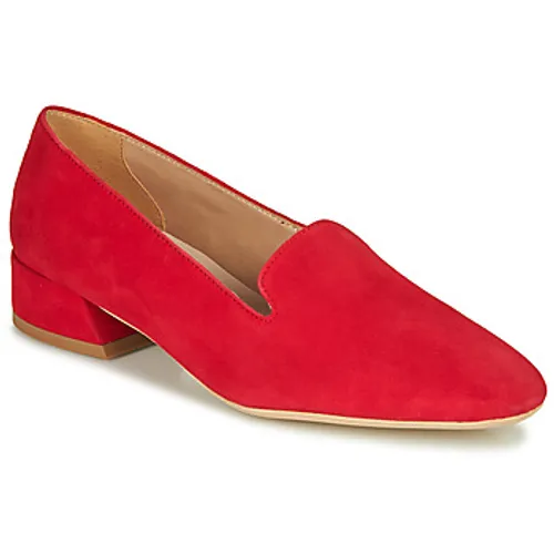 André  JUBBA  women's Loafers / Casual Shoes in Red