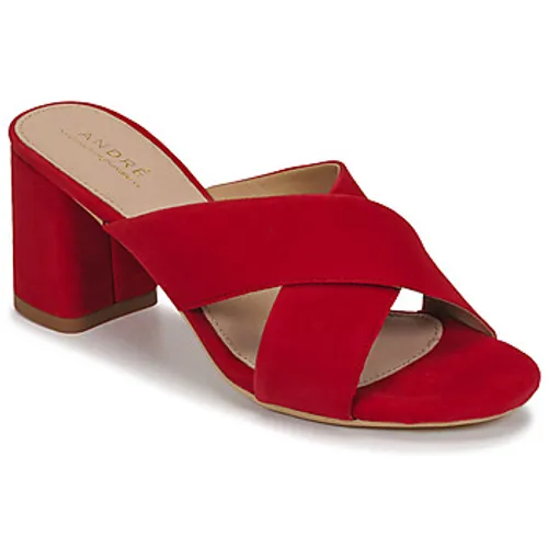 André  JULITTA  women's Mules / Casual Shoes in Red