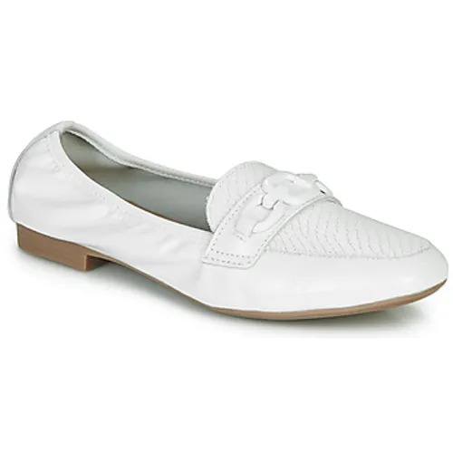 André  MAYRA  women's Loafers / Casual Shoes in White