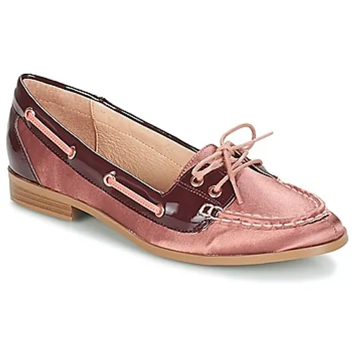 André  NONETTE  women's Boat Shoes in Pink