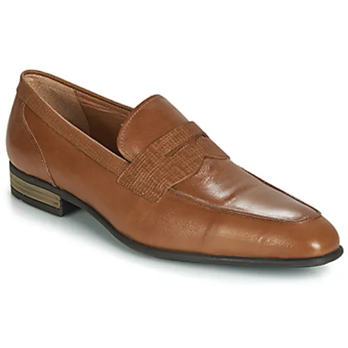 André  ROYAL  men's Loafers / Casual Shoes in Brown