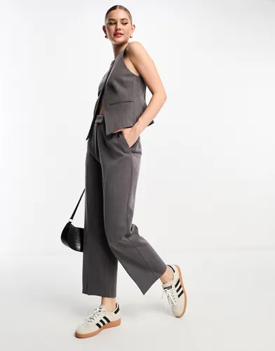ASOS DESIGN cropped straight trouser in grey
