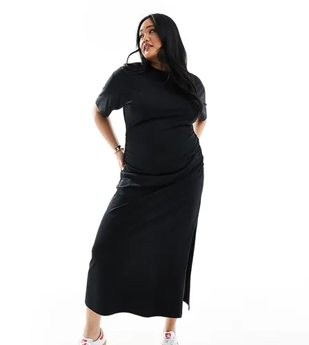 ASOS DESIGN Curve crew neck midaxi t-shirt dress with ruched side in black