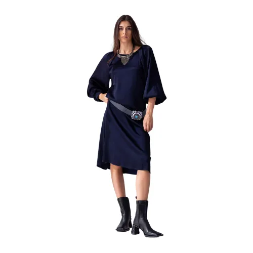 Beatrice .b , Crinkle Pleated Shoulder Maxi Dress ,Blue female, Sizes: