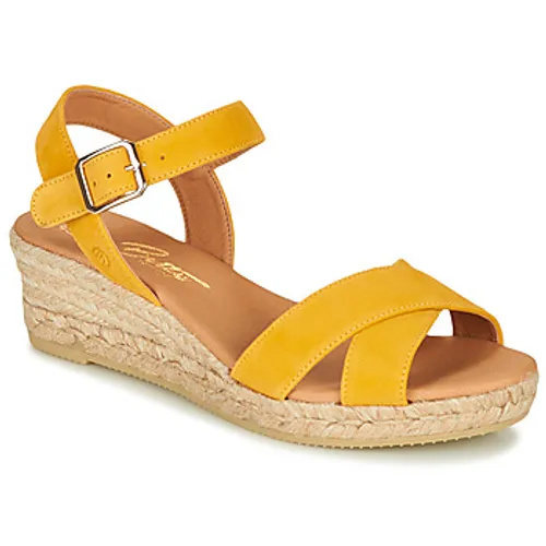 Betty London  GIORGIA  women's Espadrilles / Casual Shoes in Yellow