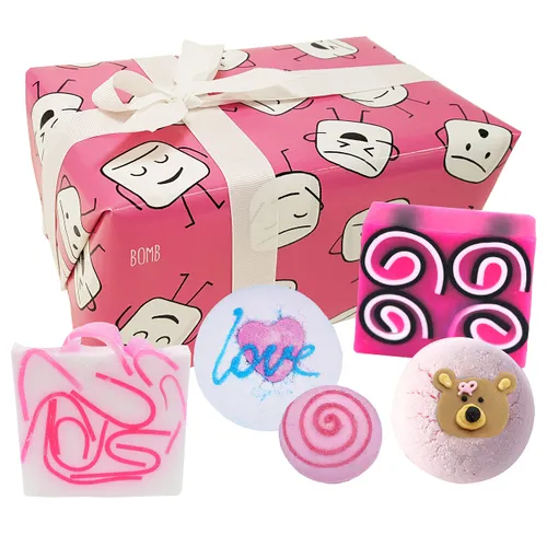 Bomb Cosmetics Mallow Out Handmade Wrapped Gift Pack