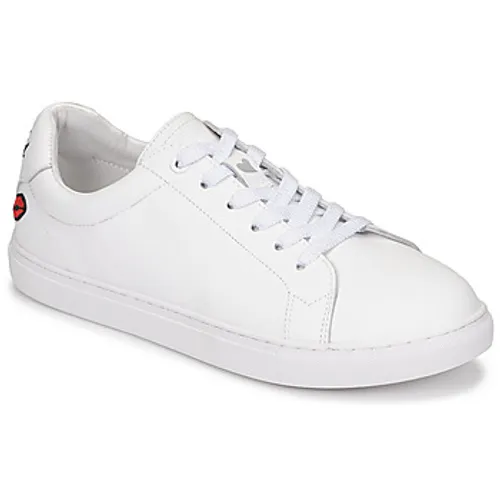 Bons baisers de Paname  SIMONE JUST MARRIED  women's Shoes (Trainers) in White