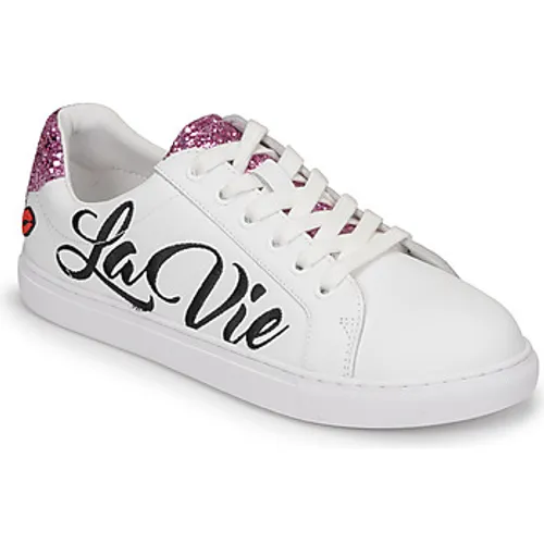 Bons baisers de Paname  SIMONE LA VIE EN ROSE  women's Shoes (Trainers) in White