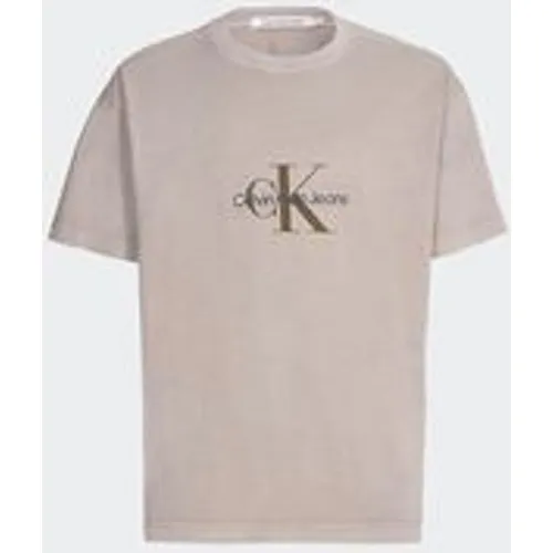 Calvin Klein Jeans Men's Relaxed Fit Monogram Monologo Mineral Dye T-Shirt in Shitake