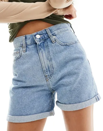 Calvin Klein Jeans mom denim shorts in mid wash-Blue