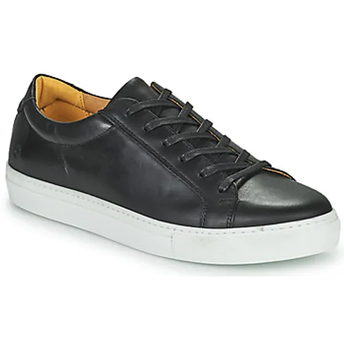 Carlington  SERIAL  men's Shoes (Trainers) in Black
