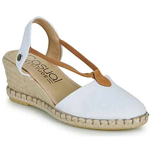 Casual Attitude  IPOP  women's Espadrilles / Casual Shoes in White