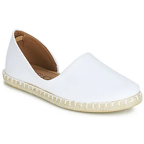 Casual Attitude  JALAYIVE  women's Sandals in White