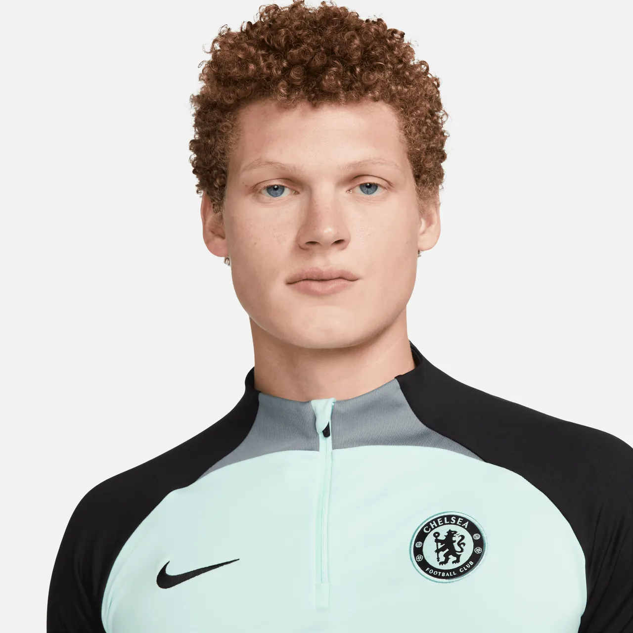 Chelsea F.C. Strike Men's Nike Dri-FIT Knit Football Drill Top - Green - Polyester