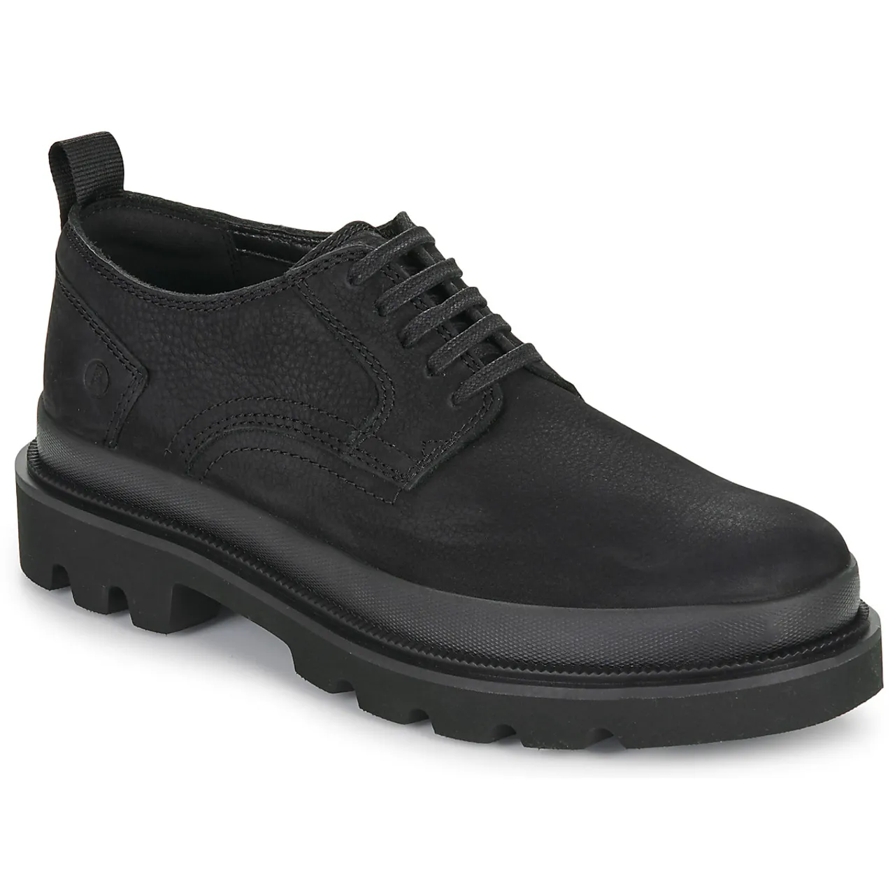 Clarks  BADELL LACE  men's Casual Shoes in Black