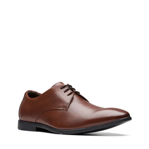 Clarks  BOSWYN LACE  men's Casual Shoes in Brown