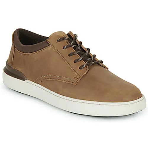 Clarks  Courtlite Derby  men's Casual Shoes in Brown