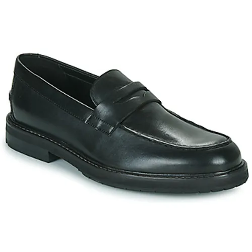 Clarks  CRAFTNORTH LO  men's Loafers / Casual Shoes in Black