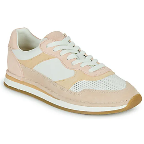 Clarks  CRAFTRUN TOR.  women's Shoes (Trainers) in Pink