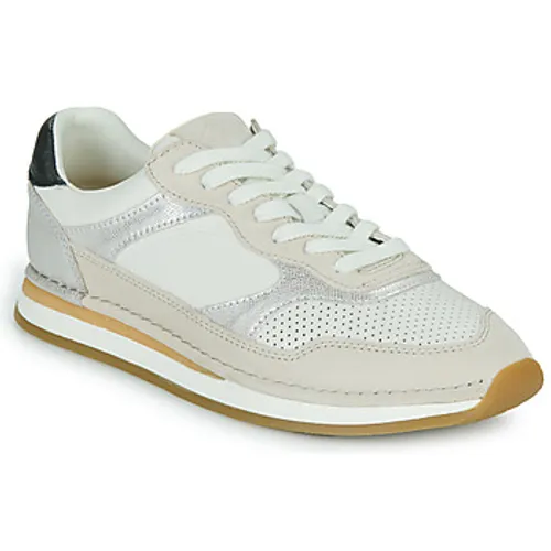 Clarks  CRAFTRUN TOR.  women's Shoes (Trainers) in White