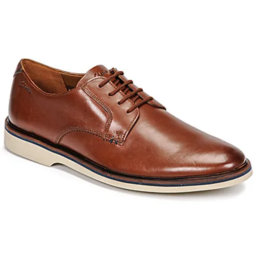 Clarks  MALWOOD PLAIN  men's Casual Shoes in Brown