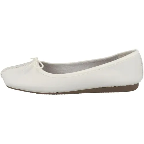 Clarks Womens Freckle Ice Closed Mocassins