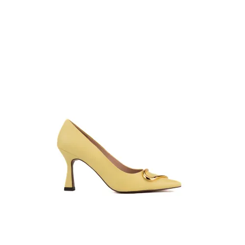 Coccinelle , Pumps ,Yellow female, Sizes: