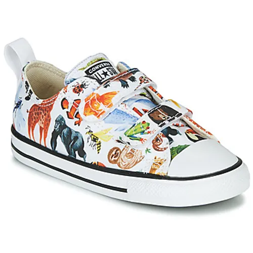Converse  CHUCK TAYLOR ALL STAR 2V - OX  boys's Children's Shoes (Trainers) in Multicolour
