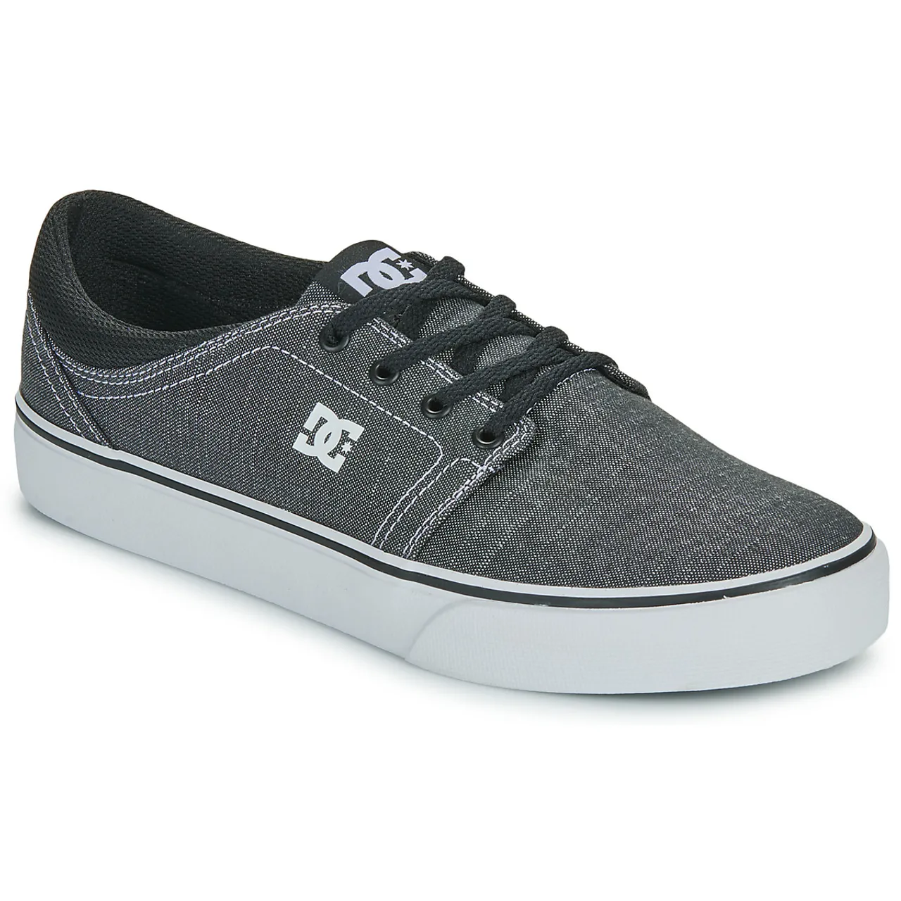 DC Shoes  TRASE TX SE  men's Shoes (Trainers) in Black