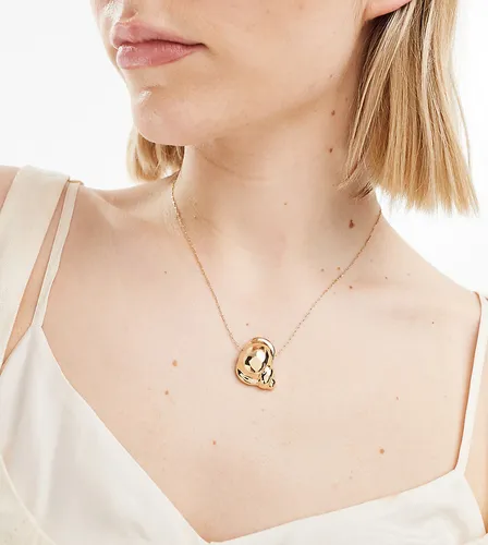 DesignB London shell pendant necklace in gold