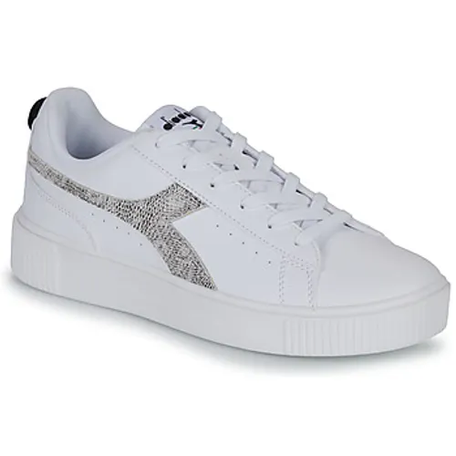 Diadora  AMBER ANIMALIER  women's Shoes (Trainers) in White