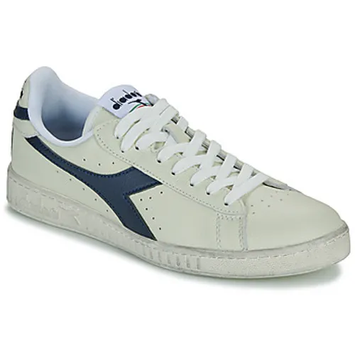 Diadora  GAME L LOW WAXED  women's Shoes (Trainers) in White