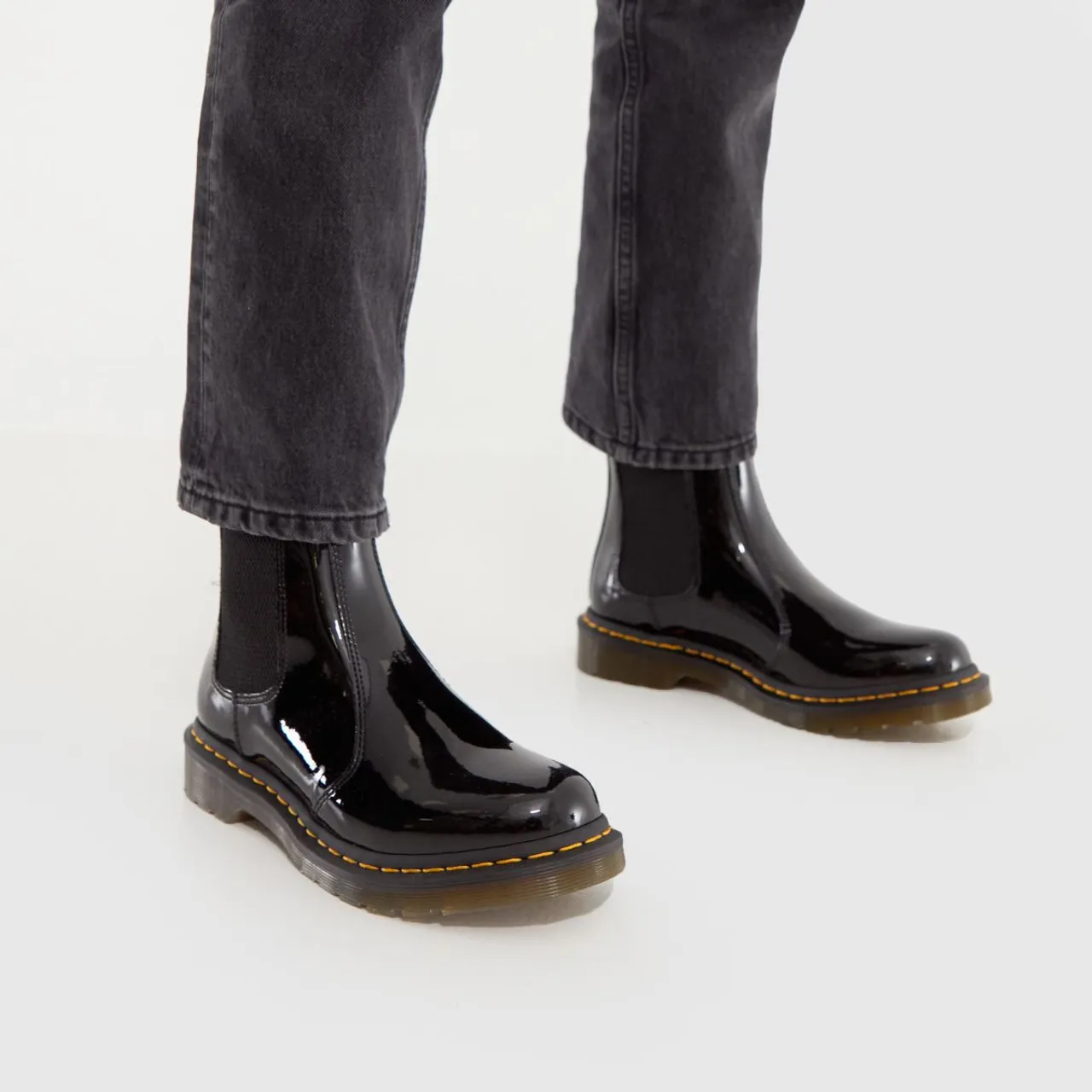 Dr Martens 2976 Chelsea Boots In Black