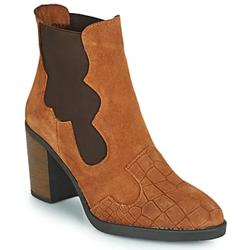 Elue par nous  KOISSON  women's Low Ankle Boots in Brown