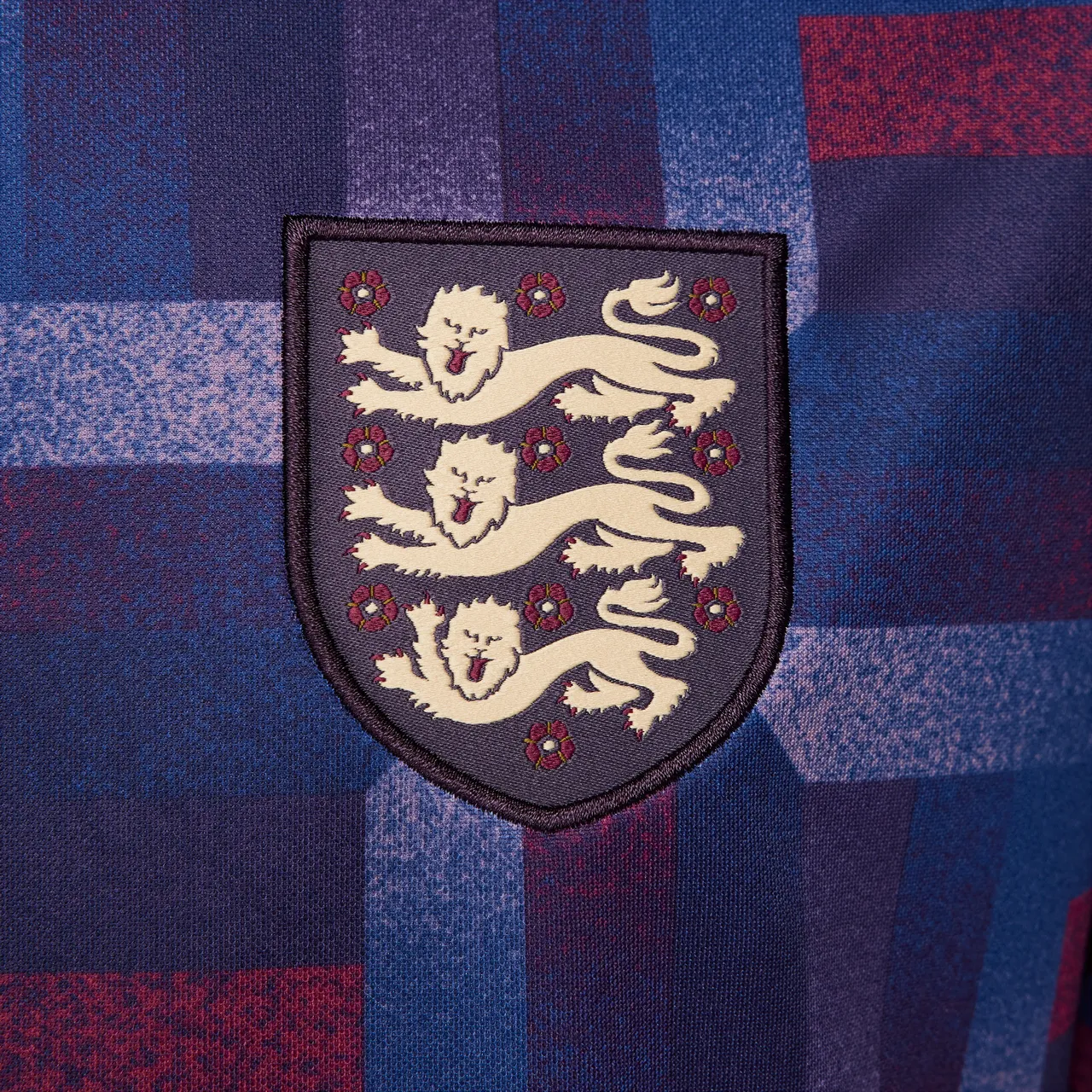 England Academy Pro Men's Nike Dri-FIT Football Pre-Match Short-Sleeve Top - Purple - Polyester