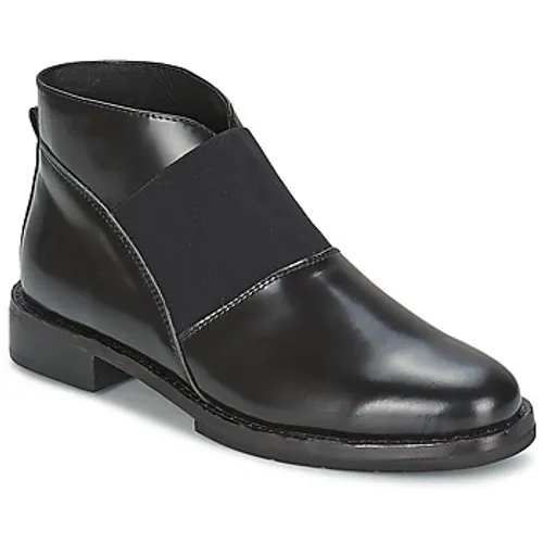 F-Troupe  Chelsea Boot  women's Low Ankle Boots in Black