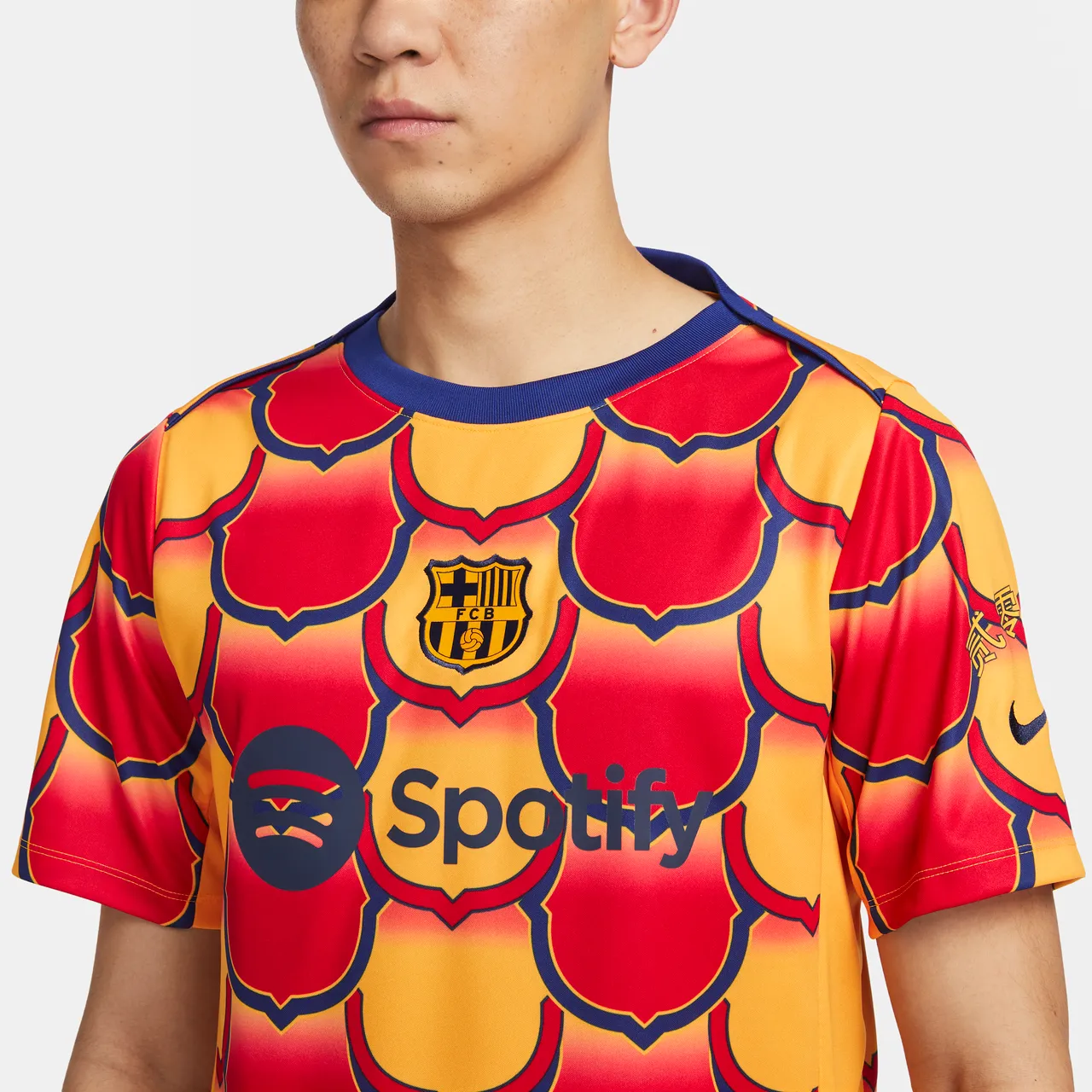 F.C. Barcelona Academy Pro SE Men's Nike Dri-FIT Football Pre-Match Top - Yellow - Polyester