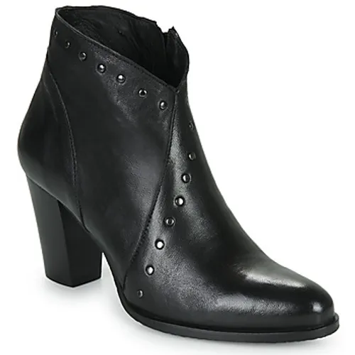 Fericelli  PIVERT  women's Low Ankle Boots in Black