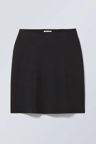 Fine Knee Length Skirt - Black